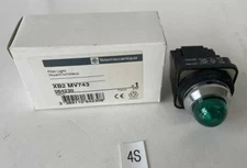 *NEW*Schneider Telemecanique XB2-MV743 / XB2MV743 New Green Pilot Light