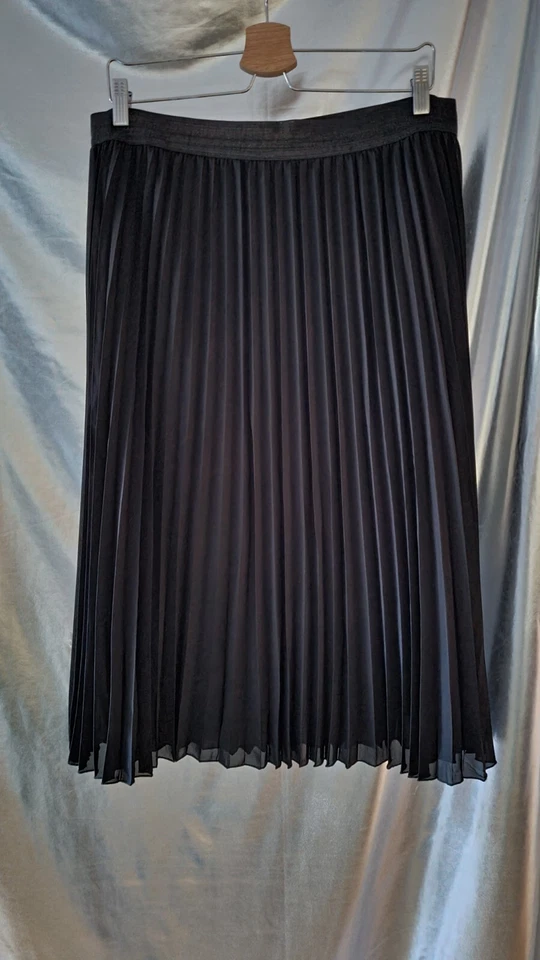 Cotton Traders Skirt UK14/16 w34in L29in black lining pleated VGC - Image 2 of 4