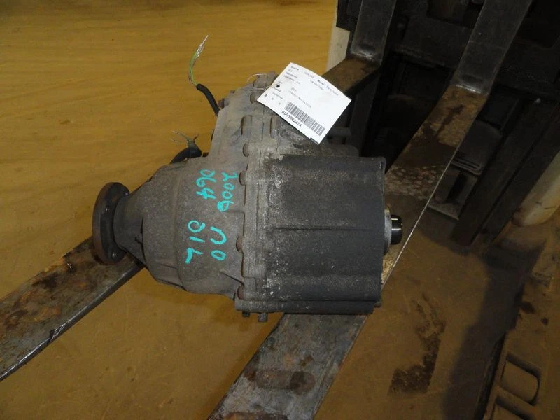 1999-2000 Ford Explorer Transfer Case Assembly OEM  - Image 2 of 4