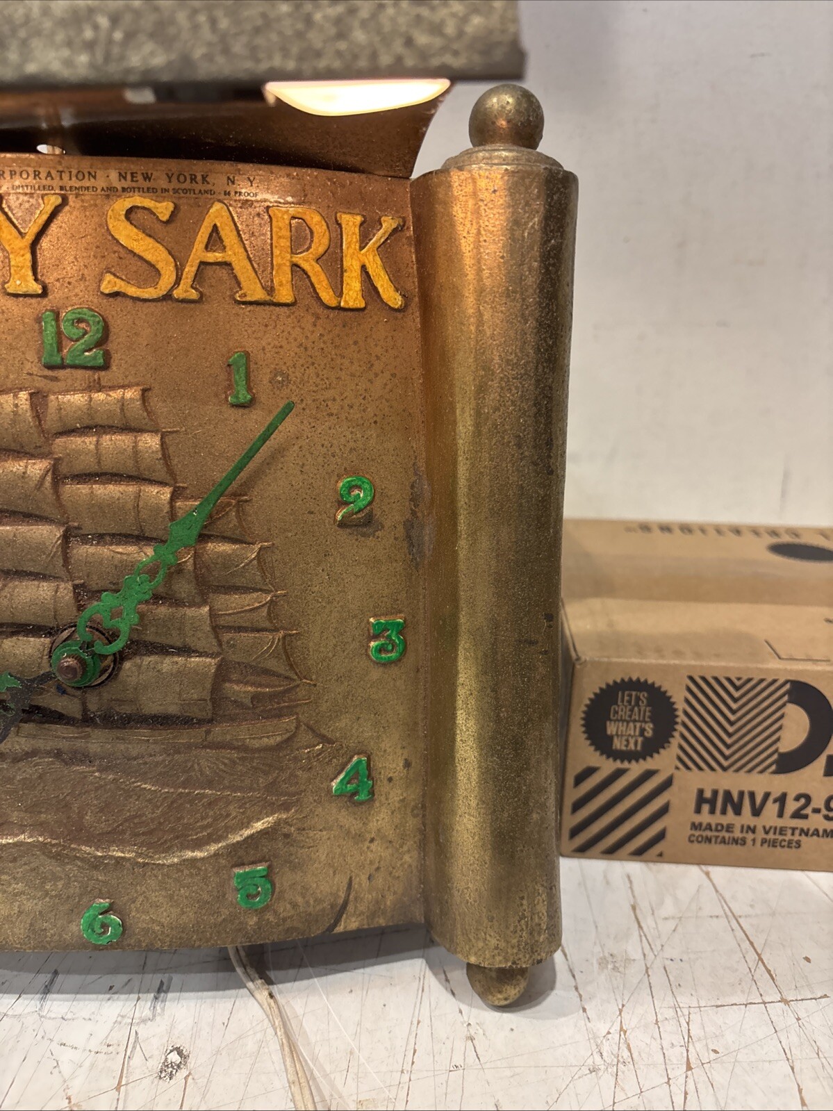 Vintage Cutty Sark light clock barware scotch whiskey original