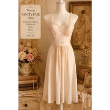 Vintage Vanity Fair 1970s Embroidered Lace Nightgown Nylon Blush Size 32