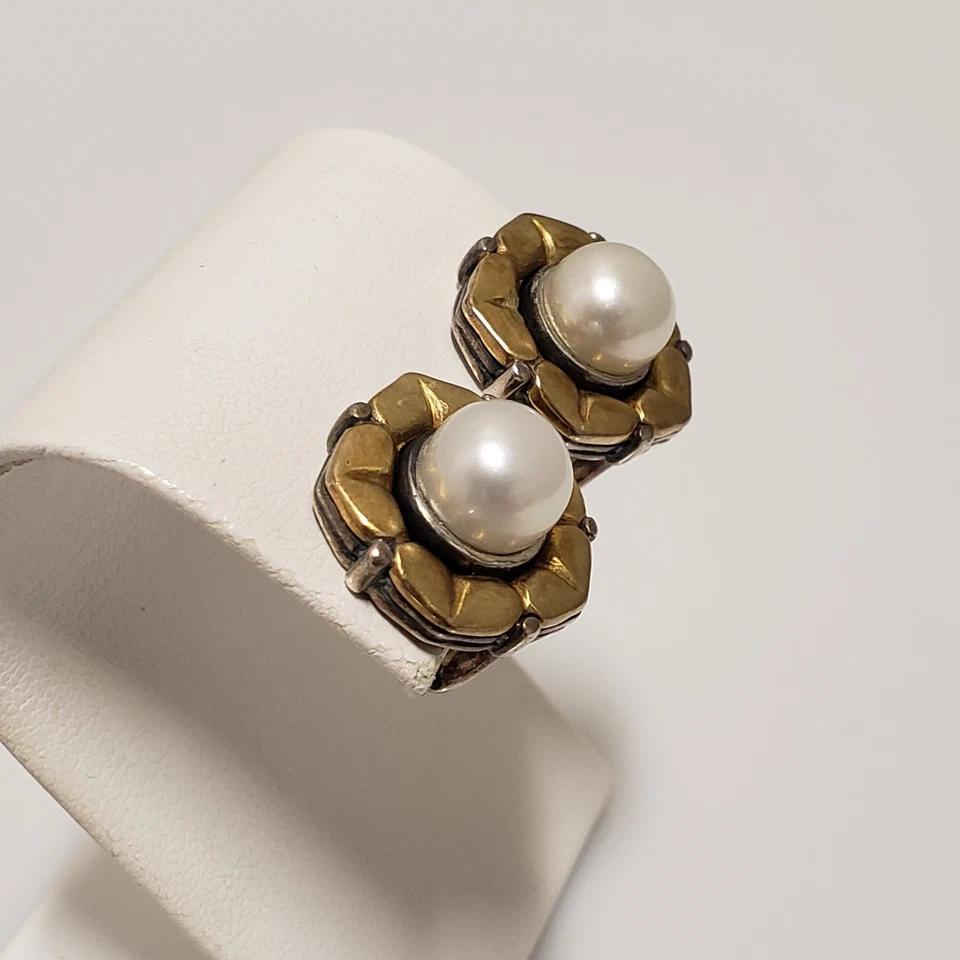 Pendientes con flores de perlas de oro amarillo de 18 k de plata de ley arcandina de caviar de Lagos Foto 3 de 4