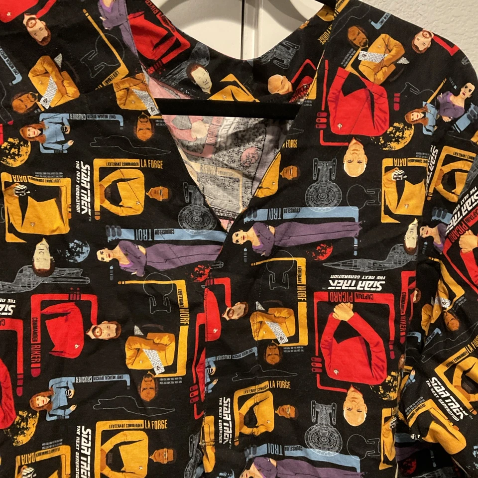Star Trek  handmade V-Neck Scrub Top Size 3XL - Image 2 of 4