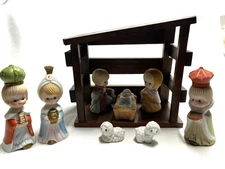 Nativity Set- Manger & 8 Figures