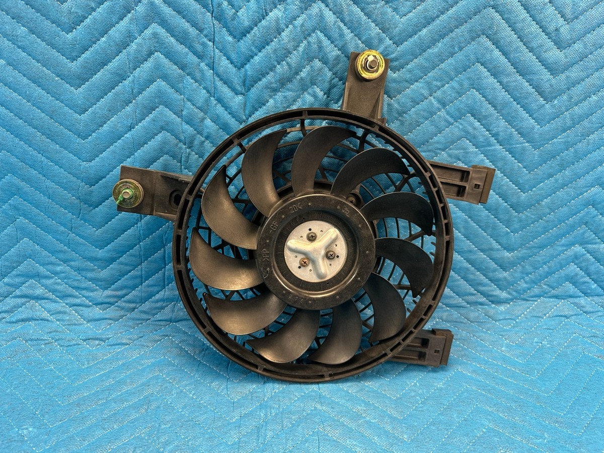 iwase ken様　904545 OEM Toyota Land Cruiser LX470 A/C AC Front Condenser Fan w/ Motor