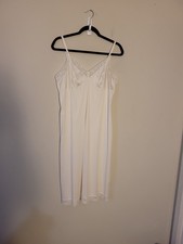 Vintage Vanity Fair Ivory Lace Trim Nightgown Sz 38