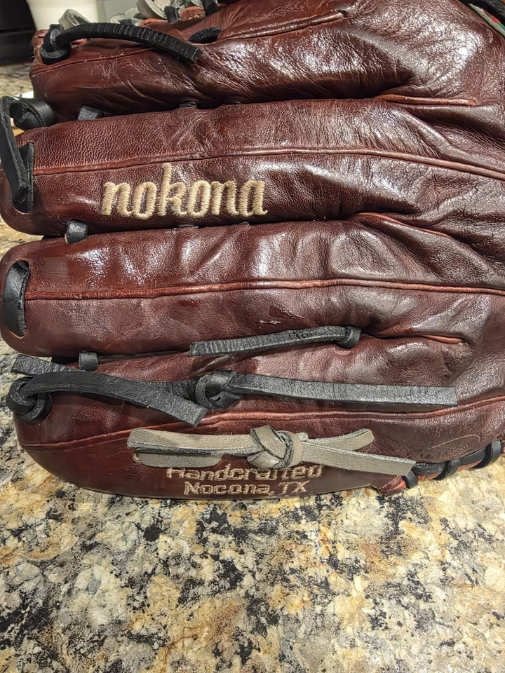 Бейсбольный мяч Nokona Bloodline Elite Pro Elite AMG1275T с заменой - Изображение 3 из 4