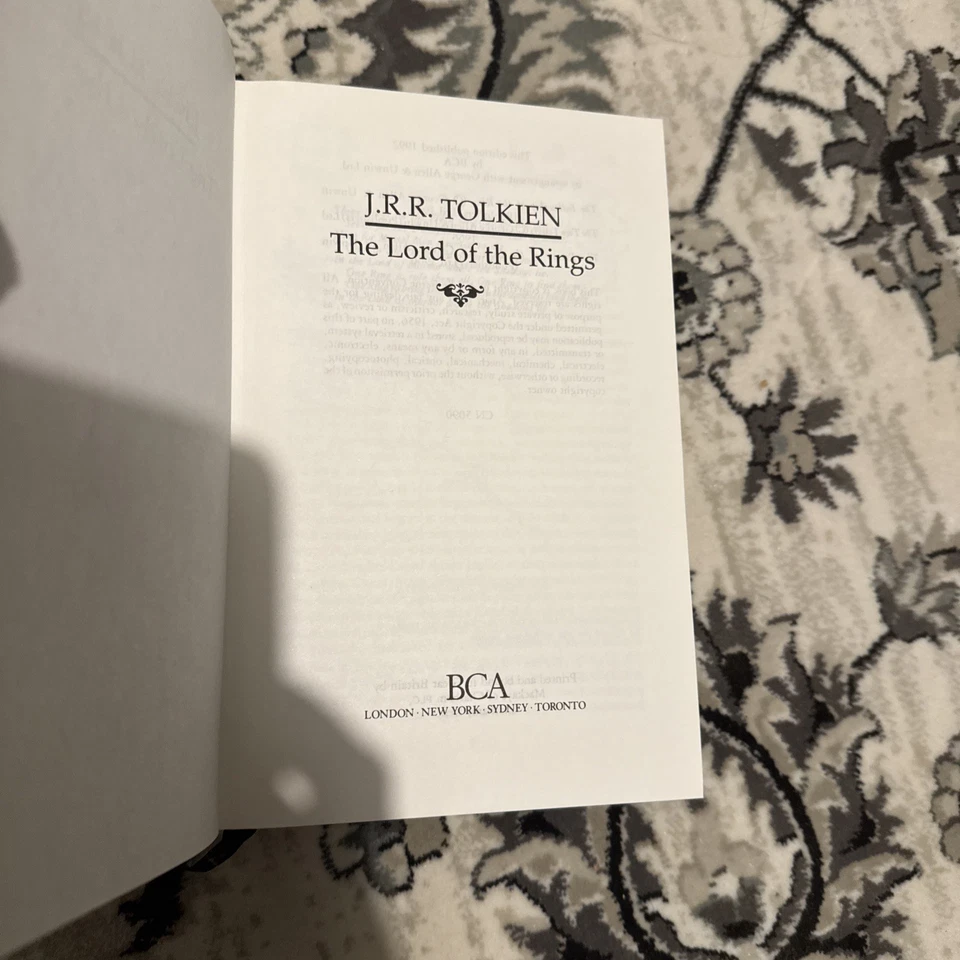 J.R.R.Tolkien - The Lord Of The Rings - The Hobbit - The Silmarillion - BCA 1992 - Image 4 of 4