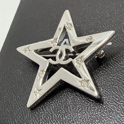 CHANEL CC Logo Rhinestone Star Brooch Silver Tone Pin 06C Auth w