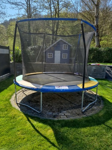 Gebrauchtes TRAMPOLIN, Sprungfläche circa 2,50 Meter - Nur Abholung in 56322 - Bild 2 von 14