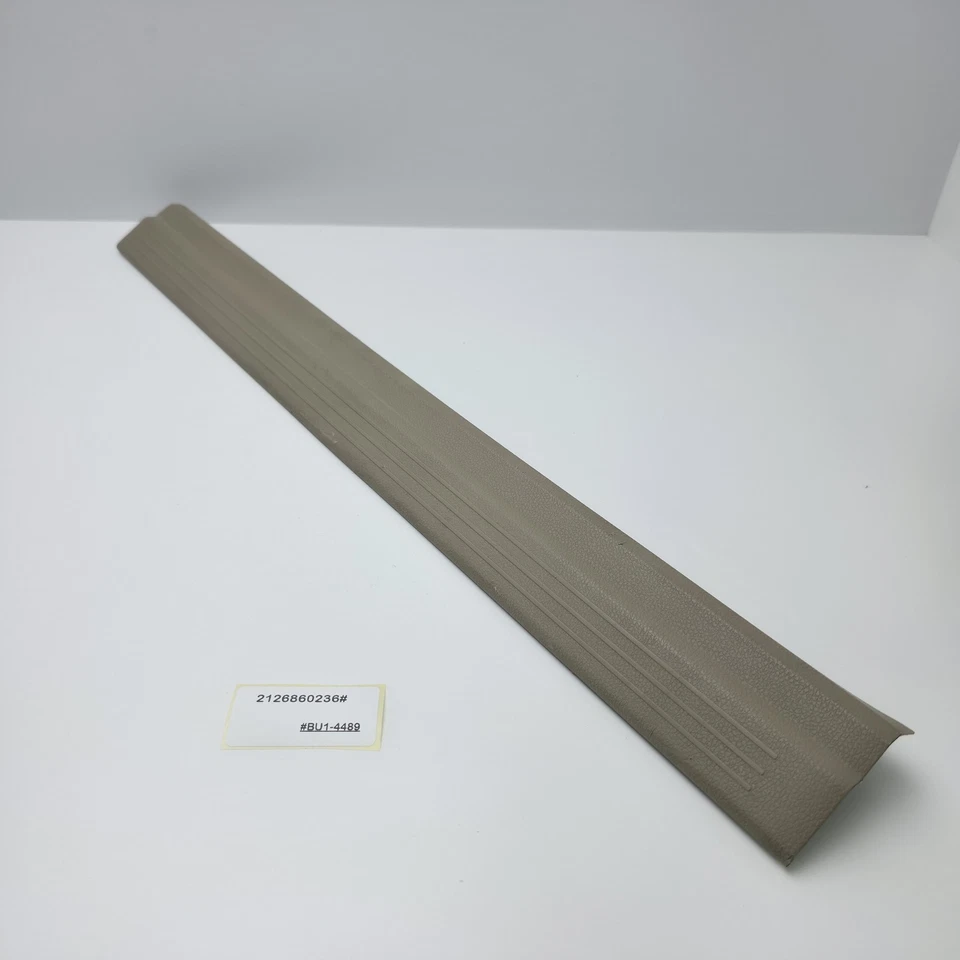 Mercedes-Benz E400 2013-2016 moldura de umbral de puerta delantera derecha 2126860236 Foto 4 de 4