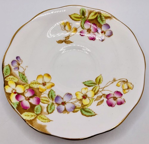 Vintage Royal Albert England CLEMATIS Enamel Detail Floral Cup & Saucer; Teacup - Picture 4 of 10