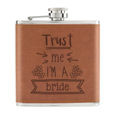 Trust Me I'M A Bride 170ml Pu-Leder Flachmann Hellbraun - Lustig Hochzeit