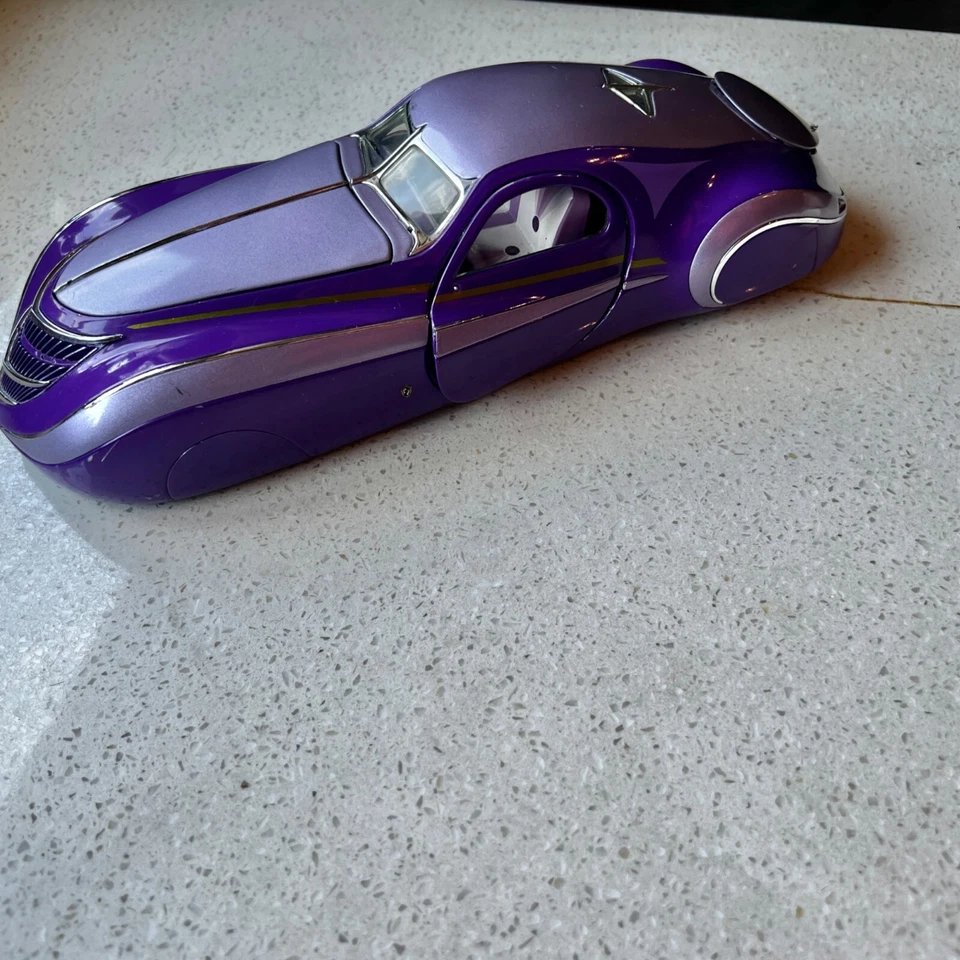 Duesenberg 1993 Franklin Mint Purple Silver Die Cast Model Car 1:24 Scale - Image 4 of 4