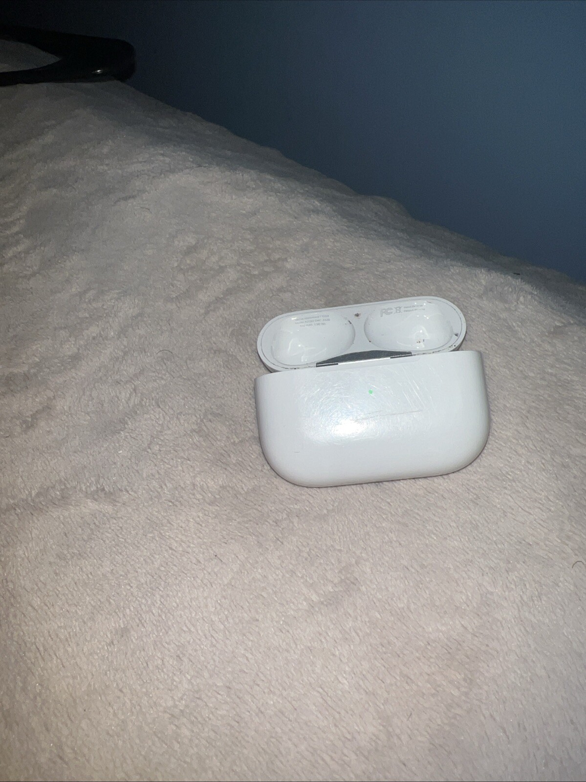 Apple Airpods Pro lst Wireless Replacement Charging CaseA2190 Excellent