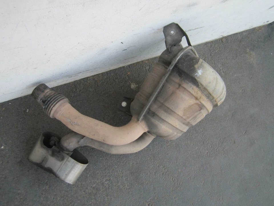 Silenciador de escape trasero izquierdo em109140 Porsche 911 3,6 L 2005 2006 2007 2008 OEM Foto 3 de 4