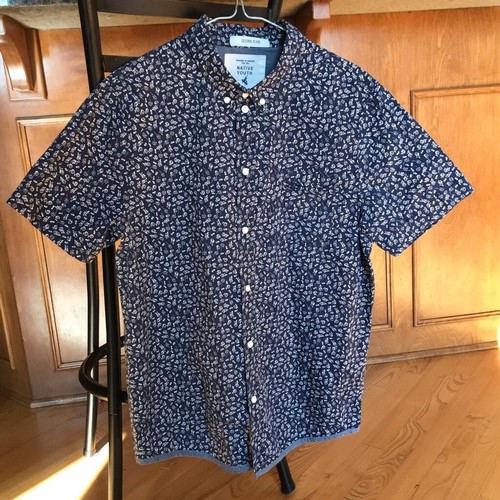 Native Youth Short Sleeved Shirt Fallen Flower Trim Fit button Up mens Sz large - Picture 2 of 12
