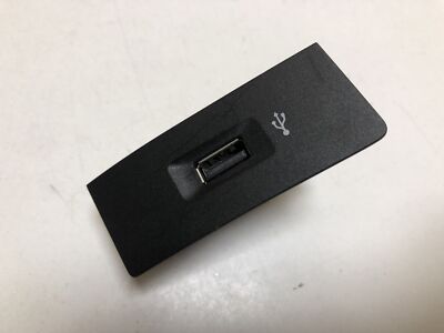 USB CAT Bush Anschluss mit Abdeckung Skoda Octavia III 5E 12-17 Seat VW