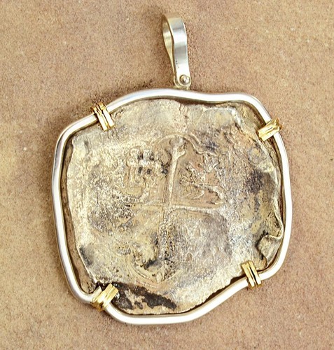 Authentic 8 Reales Cob Shipwreck Treasure Coin in S/S + 14kt Gold Pendant 1630 - 第 1/1 張圖片