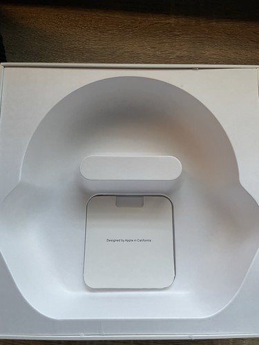 AirPod Maxes - Picture 4 of 8