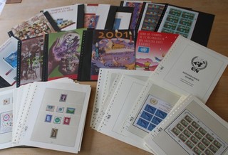 MEGA Uno Genf Sammlung mit Jahresbüchern Kleinbögen Foldern ab 1969 bis nach 2
