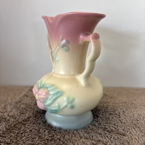 Vintage Hull Art Pottery Wildflower 5.5 Inch Vase - Picture 3 of 10