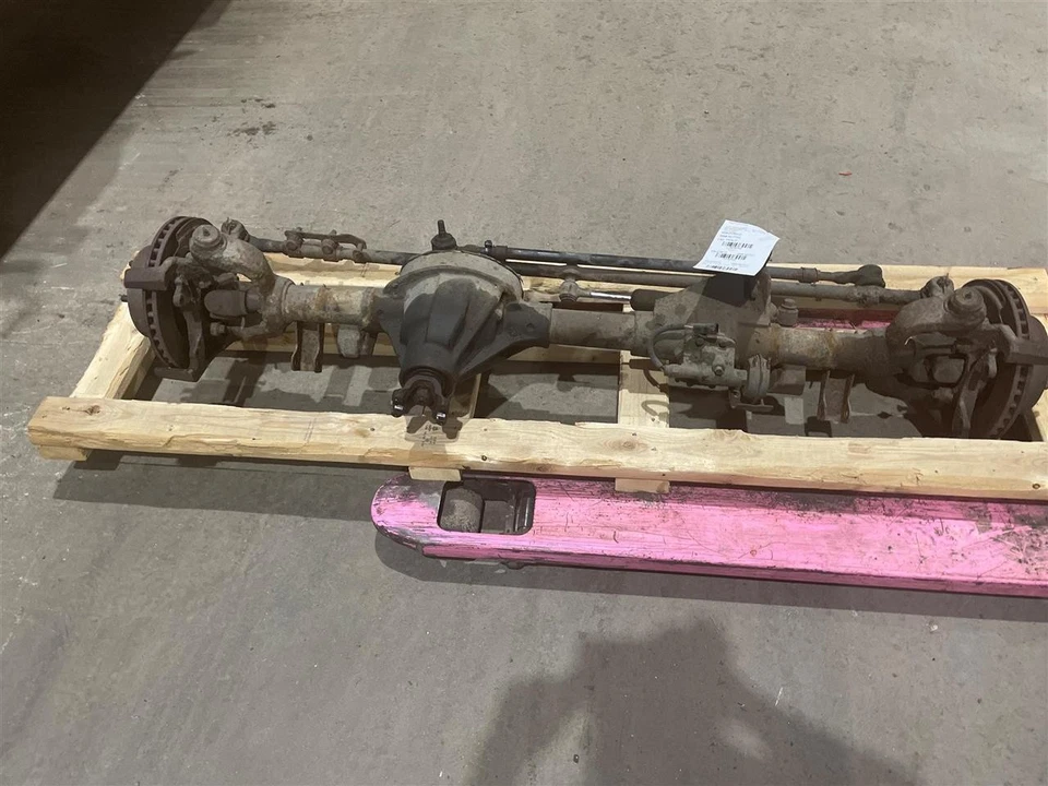 Used Front Axle Assembly Front 4WD fits: 1995 Jeep Wrangler w/o ABS 4.11 ratio F - Image 2 of 4