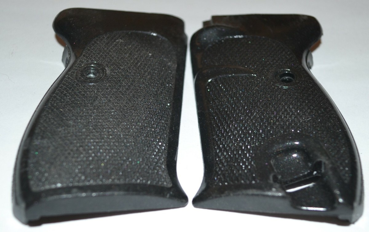 Walther P38, P1, P4 version pistol grips black plastic with