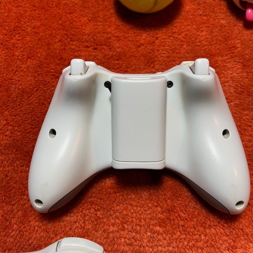 Coppia X2 Controller Originale XBOX 360 Wireless Bianchi - Foto 6 di 8