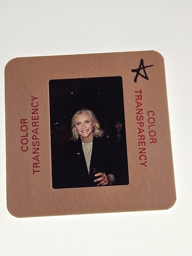 SUSAN FLANNERY SCHAUSPIELERIN FARB TRANSPARENT VINTAGE 35MM FOTO FILM DIA - Bild 5 von 7