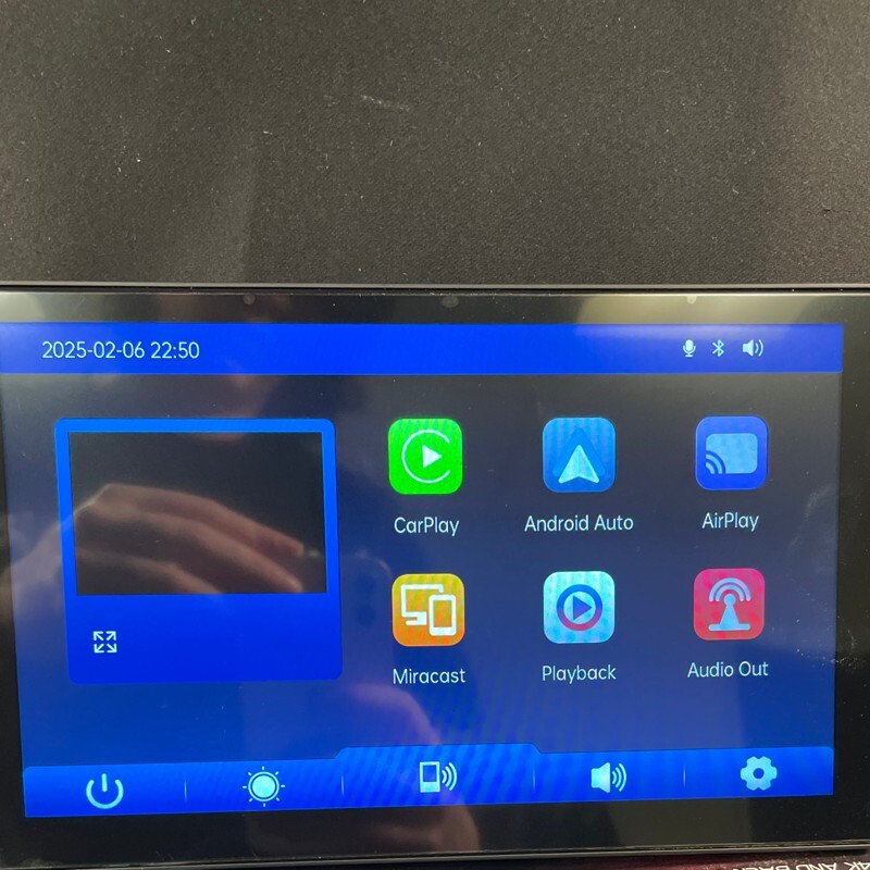 Moeckearla A9006 Black 1080P Apple Carplay & Android Auto Portable Car Stereo