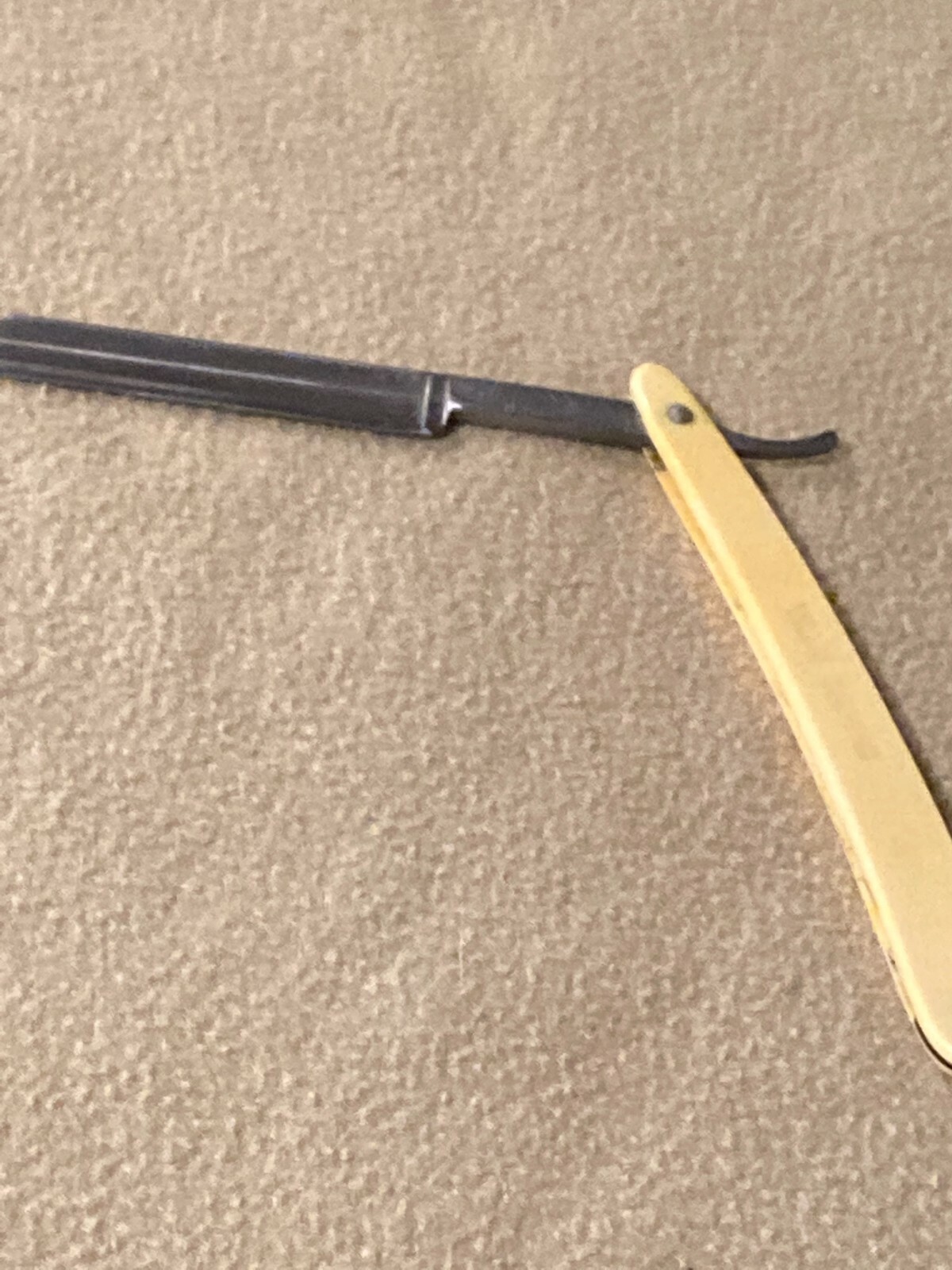 ANTIQUE / SOLINGEN GERMANY / DUBL DUCK SATINEDGE RAZOR / BAKELIT / ORIGINAL CASE