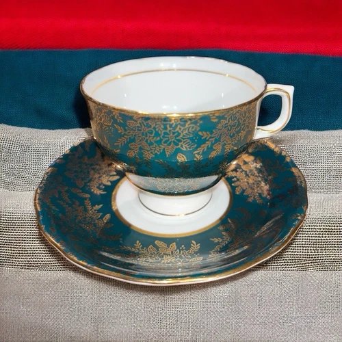 Vintage Colclough England Green Gold Leaf Gilt Bone Teacup Saucer 1930’s 4 oz.