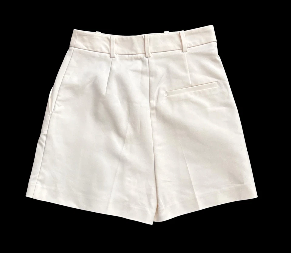 Pantalones Cortos ZARA Cintura Alta Nuevos con Etiquetas Botón Frontal A Medida Resort Chic Crema Talla Pequeña Foto 2 de 4
