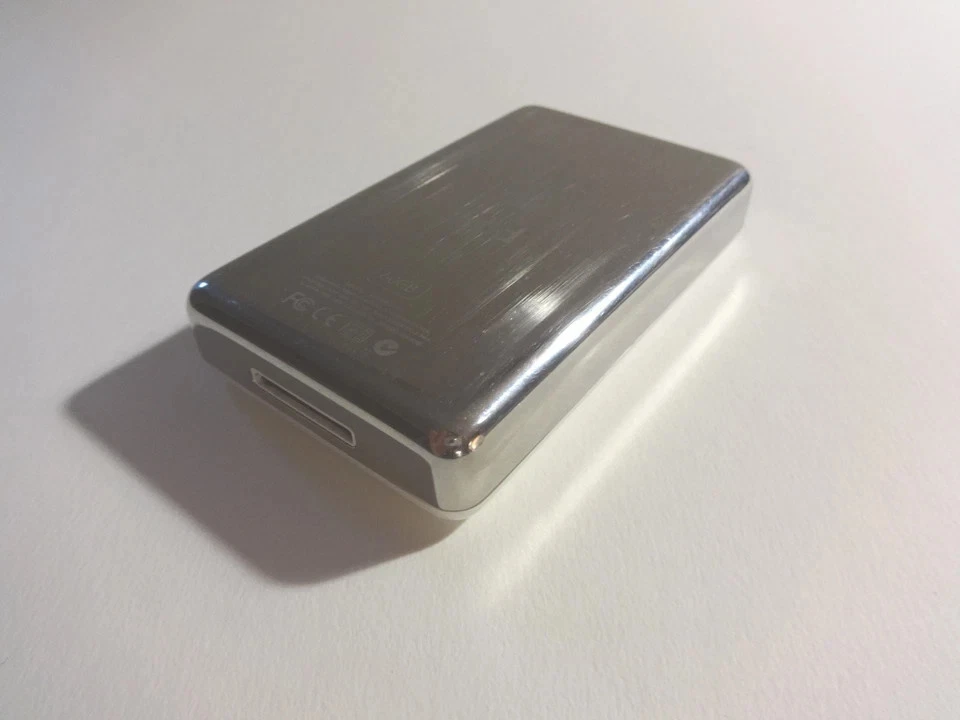 iPod Classic 4th Generation 256GB White A1099 - New Battery - Tested & Working ! - Image 4 of 4