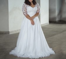 Plus Size Wedding Dresses V-Neck 3/4 Sleeves Appliques A Line Beach Bridal Gowns