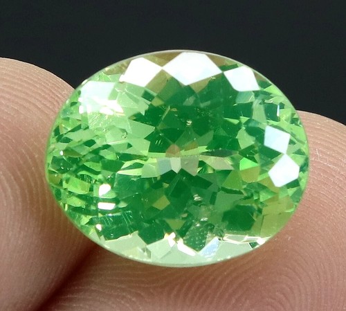 Oval Cut Pakistan Certified Natural Green Peridot Loose Gemstone 14.9O Ct - Picture 2 of 5