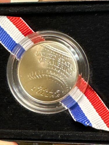 Dólar de plata del Salón de la Fama del Béisbol 2014 de EE. UU. - revestido sin circular - E2 - Imagen 2 de 3