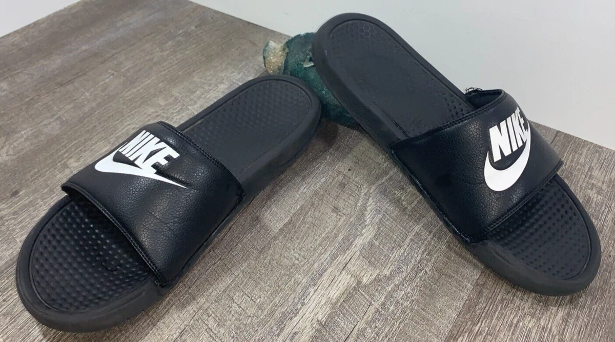 Benassi deals swoosh slides