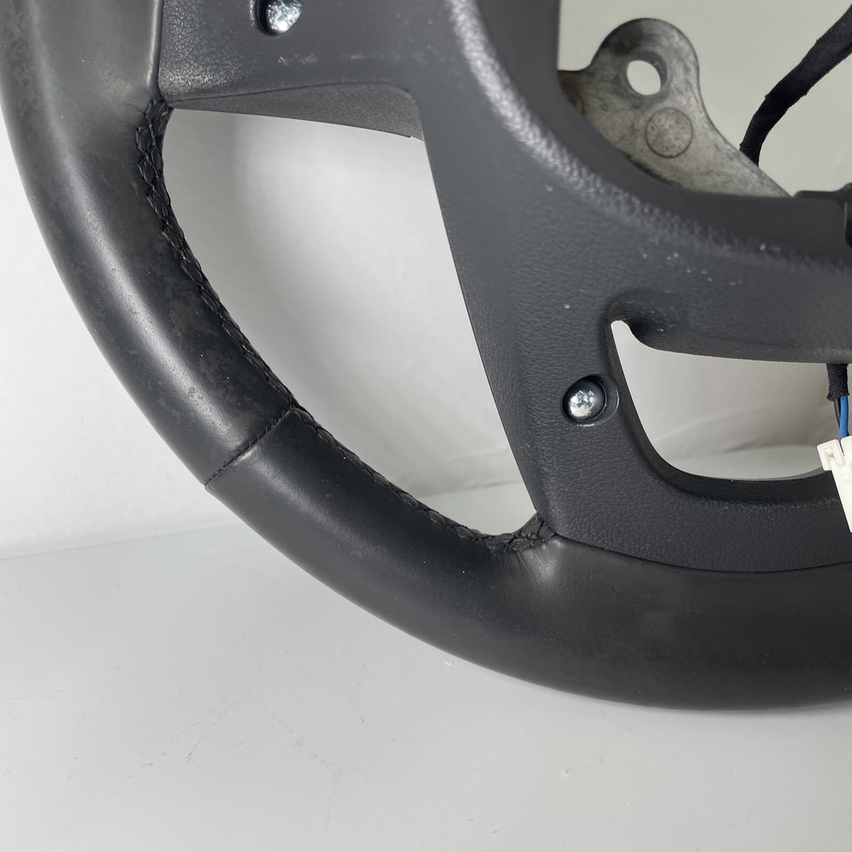 2018 - 2021 HYUNDAI Kona Steering Wheel Black Leather OEM 56100