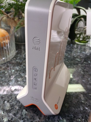 Tour amplificateur de signal de téléphone portable sans fil Cisco AT&T 3G Microcell DPH151-AT - Photo 3 sur 7