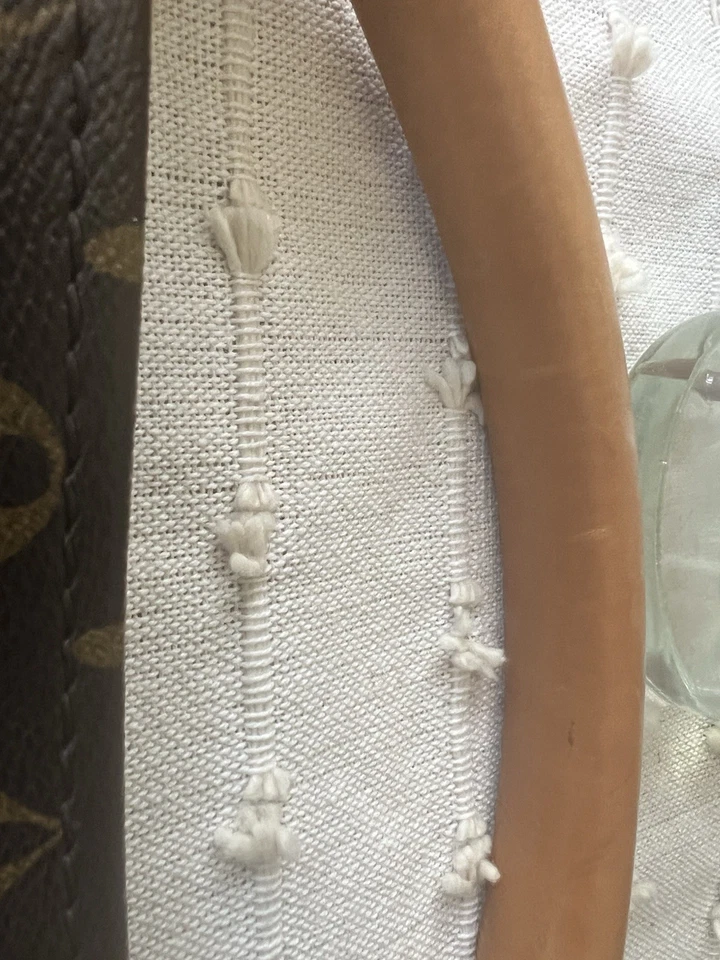 BOLSO DE MANO ARTÍSTICO Louis Vuitton MM Foto 4 de 4