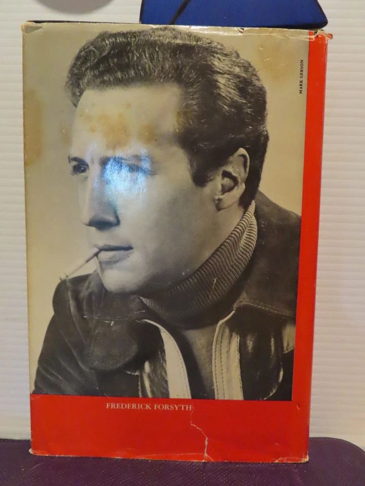 THE DOGS OF WAR by Frederick Forsyth 1st HCDJ - 1974 Foto 2 de 4