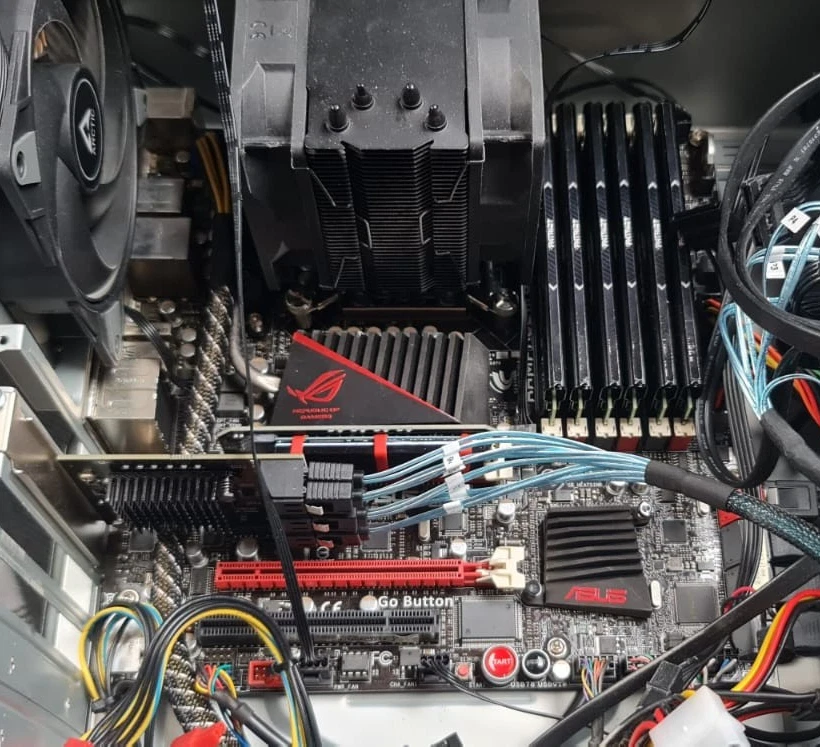 Asus Rampage III Gene Mainboard LGA 1366 + Xeon W3680 + 48GB DDR3 XMP PATRIOT - Immagine 2 di 4