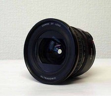 CANON Ultrasonic 20mm - 35mm f3.5 - 4.5 EF fit Lens - Nr Mint condition