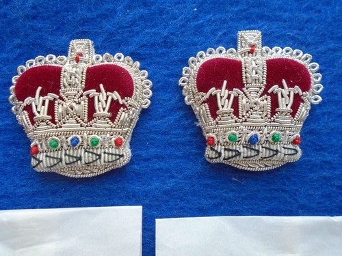 NEW PAIR ERII BRITISH HOUSEHOLD DIVISION MAJORS, EMBROIDERED BULLION RANK CROWNS - Picture 2 of 3