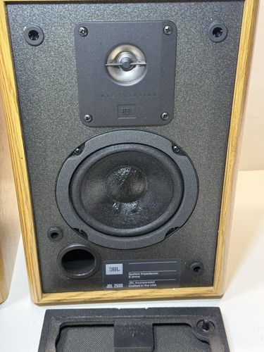 Vintage JBL 2500 - 2 Way Book Shelf Speakers - Picture 4 of 16