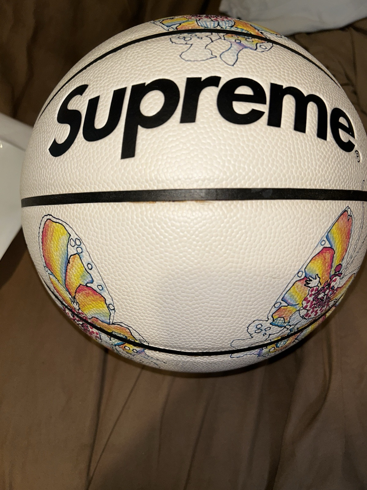 supreme Gonz Butterfly Basketball 新品 SUPREME GONZ BUTTERFLY SPALDING BASKETBALL WITH SHOOTING