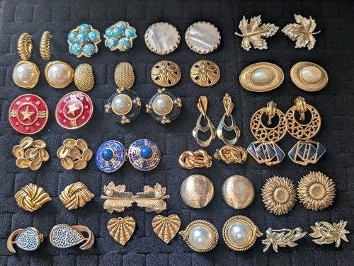 Vintage Gold Clip On Earrings Lot TRIFARI PAOLO GUCCI NAPIER MONET AK SC 24 Pair
