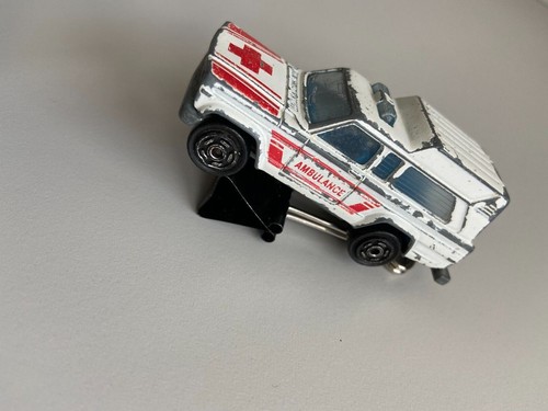 MAJORETTE Ambulanza n.269 Jeep Wagoneer Ambulance Scala 1:64 Made in France - Foto 7 di 11